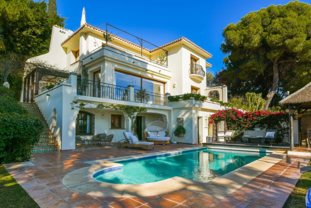 Außergewöhnliche Villa in Río Real, Marbella